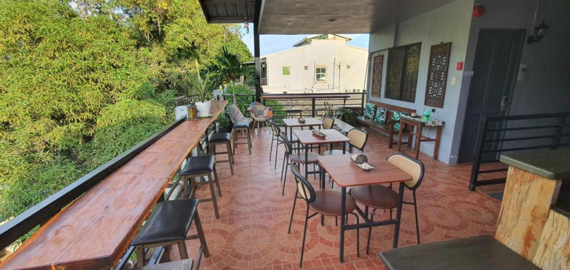 Aj Tourist Inn Coron Exterior photo