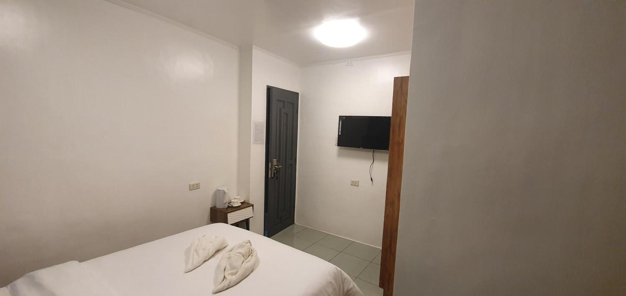 Aj Tourist Inn Coron Exterior photo